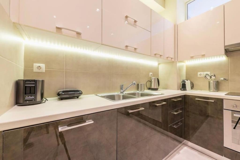 Syntagma H&B Apartment Athene Buitenkant foto