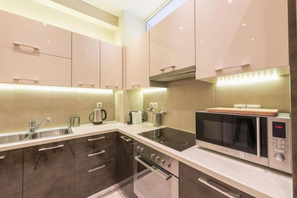Syntagma H&B Apartment Athene Buitenkant foto